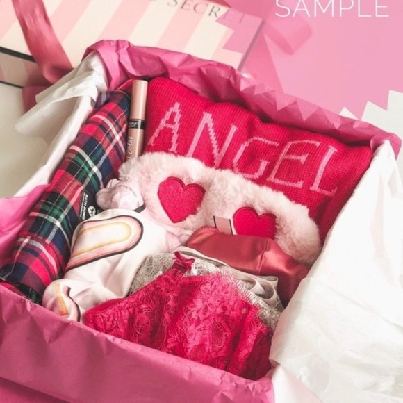 $250+ Victoria’s Secret Mystery Gift Box - Picture 3 of 7